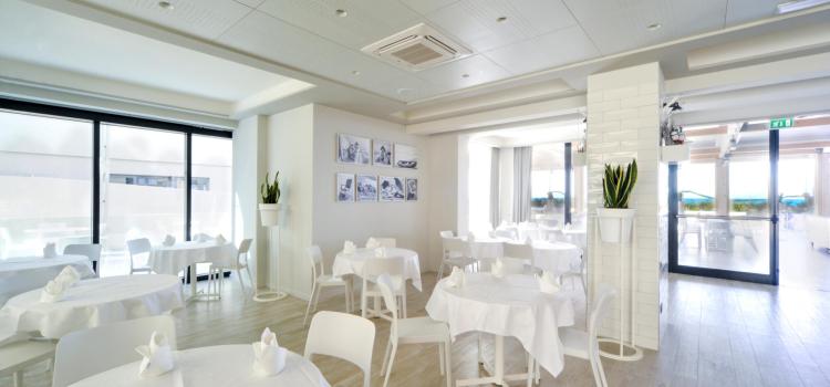 nautilus.lindberghhotels it offerta-di-agosto-in-hotel-a-pesaro-con-spiaggia-e-piscina 010