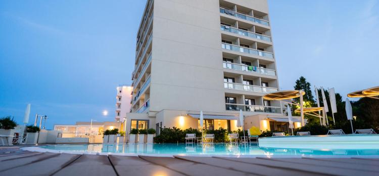 nautilus.lindberghhotels it offerta-pasqua-hotel-direttamente-sul-mare-di-pesaro 009